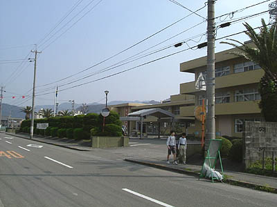 sen01.jpg