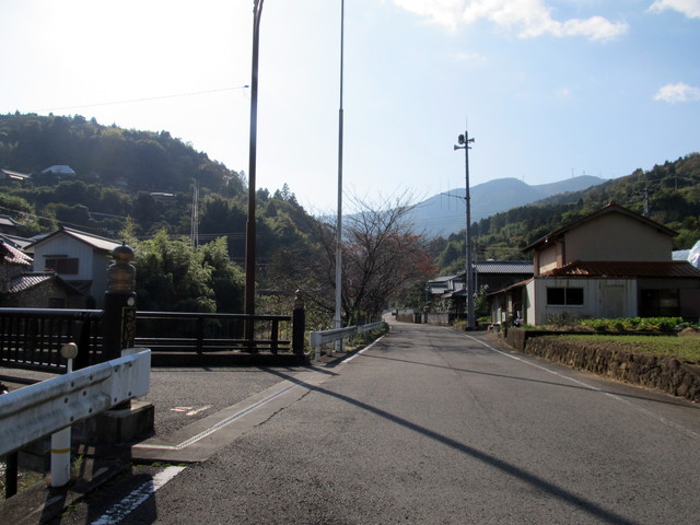t12_003.jpg