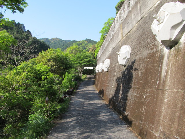 t15_012.jpg
