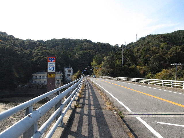 t22_037.jpg