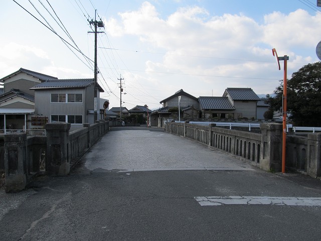 t03_096.jpg