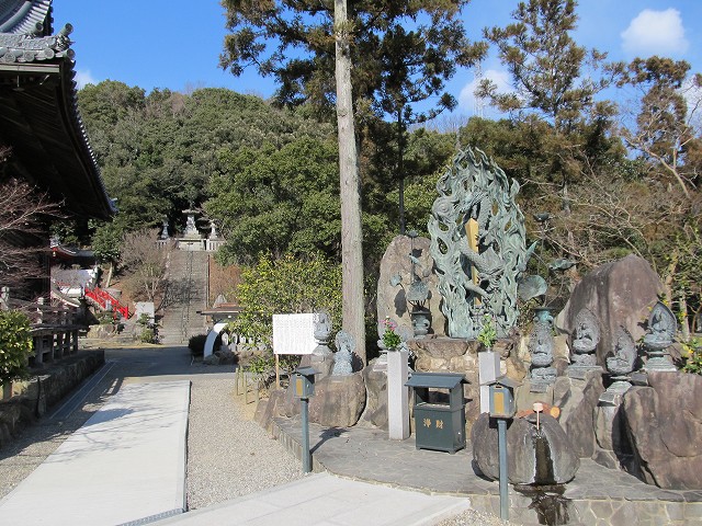 t03_105.jpg