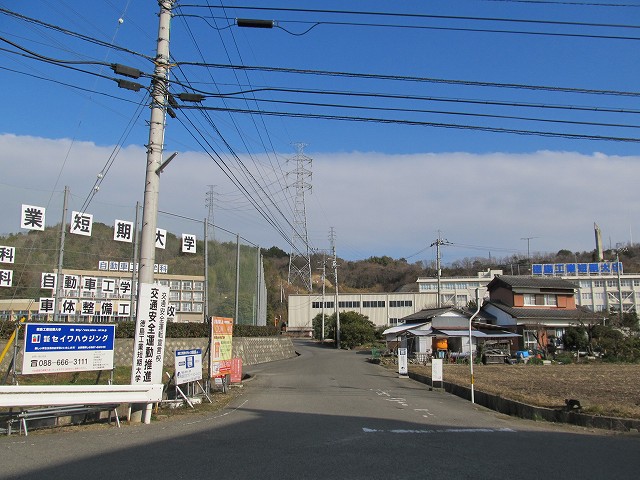 t05_012.jpg